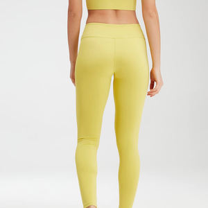 Soutien-gorge de sport haut de gamme à séchage rapide, avec un design de dos élégant, coupe courte, idéal pour le yoga et la course à pied - Product Image 5