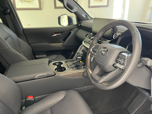 Venta Especial 2024: SUV de Lujo de 7 Plazas con Tracción en las 4 Ruedas, Alto Rendimiento, Caja de Cambios Automática, Sin Accidentes, Listo para Envío - Product Image 4