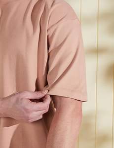 Boîte de poids lourd 320 GSM de haute qualité avec logo personnalisé T-shirts 100% coton à épaules tombantes et surdimensionnés pour adultes - Product Image 3