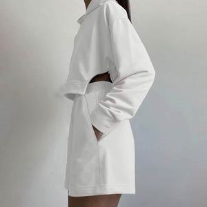 ชุดวอร์มผ้าคอตตอนกางเกงขาสั้นมีฮู้ดสองชิ้นสำหรับผู้หญิงชุดวอร์มผ้าคอตตอนสำหรับฤดูหนาวออกแบบโลโก้ได้ตามที่ต้องการ - Product Image 5