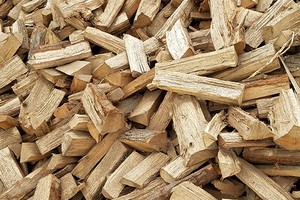 ฟืนไม้สนอบแห้ง ขนาด 1 ซม. รูปทรงสี่เหลี่ยมจัตุรัส เกรด FR วางซ้อนบนพาเลท - Product Image 5