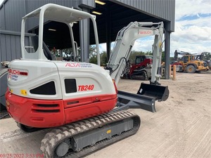 Miniexcavadora de Orugas Takeuchi TB240 Económica con Motor Hidráulico Eaton, Alta Potencia de Excavación, 1 Año de Garantía, en Venta - Product Image 3
