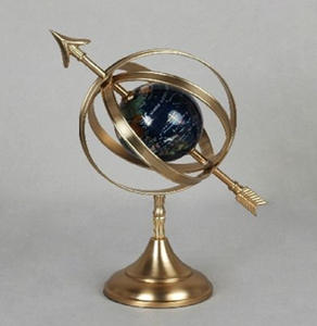 Une sphère armillaire en bronze méticuleusement travaillée avec des anneaux célestes et zodiacaux gravés sur une base en bois classique - Product Image 3