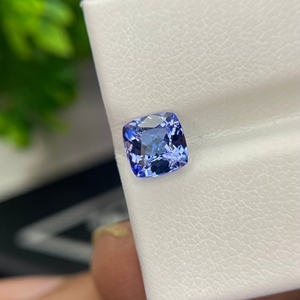 Vente en gros de pierres précieuses de couleur bleue taillées sur coussin en tanzanite naturelle de 6mm pour la fabrication de bijoux dans la boutique - Product Image 5