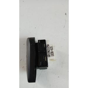 Bouton de verrouillage de porte VOLKSWAGEN Polo 5ème Série (09>17) 6R1962125A - Product Image 3