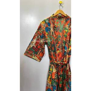 Bata Kimono de Algodón Hecha a Mano para Mujer, Estampado Tradicional, Silueta Holgada - Product Image 3