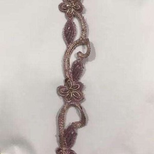 Encaje bordado más vendido con material ligero Patrón de flores elegante Bueno para confección y arte textil a precio de exportación - Product Image 1