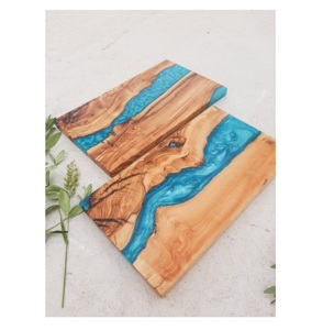 Planche à fromage rectangulaire en bois de qualité supérieure avec résine bleue, finition naturelle, plateau de service design pour une présentation moderne à la table - Product Image 1