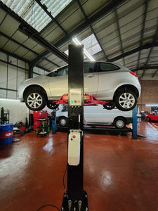 Elevador Hidráulico de 2 Postes para Autos de 4 Toneladas, Equipo de Reparación de Vehículos para Garaje en Venta |   Elevador de Autos de Dos Postes de 4000 kg de Capacidad - Product Image 3