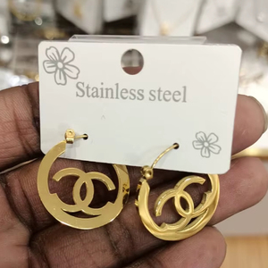 AAA ตุ้มหูสเตนเลสสตีลแบบเรียบง่ายคุณภาพดีที่สุดมีการออกแบบที่สะดวกสบายสำหรับวิทยาลัยและสวมใส่ทุกวัน - Product Image 1