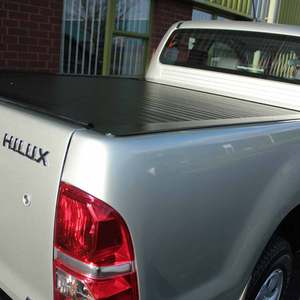 Couverture de benne rigide pliable en trois parties en aluminium pour Toyota Hilux N80 2015-2023 - Product Image 4