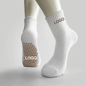 Calcetines Deportivos de Algodón Suave de Color Básico con Logotipo Personalizado y Empaque Antideslizante para Pilates, Yoga y Gimnasios - Product Image 6