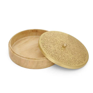 Caja Roti de madera de acacia clásica con pinzas de latón hechas de utensilios de cocina de forma redonda de alta calidad caja Chapati con tapa desmontable - Product Image 4