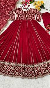 Nuevo diseñador Party Wear Look Top Con parte inferior y bordado pesado Trabajo Dupatta - Product Image 2