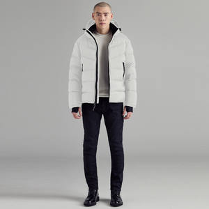 Chaqueta acolchada de invierno para hombre, abrigo grueso y cálido con capucha de burbujas, soporte de OEM logotipo personalizado, cremallera frontal, resistente al viento, impermeable, informal, teñido sólido - Product Image 4