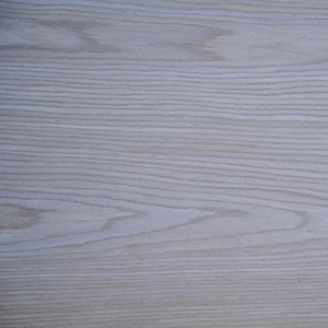 Chêne gris 303C Vente chaude <span class=keywords><strong>Placage</strong></span> reconstitué <span class=keywords><strong>Grand</strong></span> <span class=keywords><strong>format</strong></span> Grain uniforme <span class=keywords><strong>Placage</strong></span> en bois d'ingénierie pour la décoration intérieure - Product Image 1