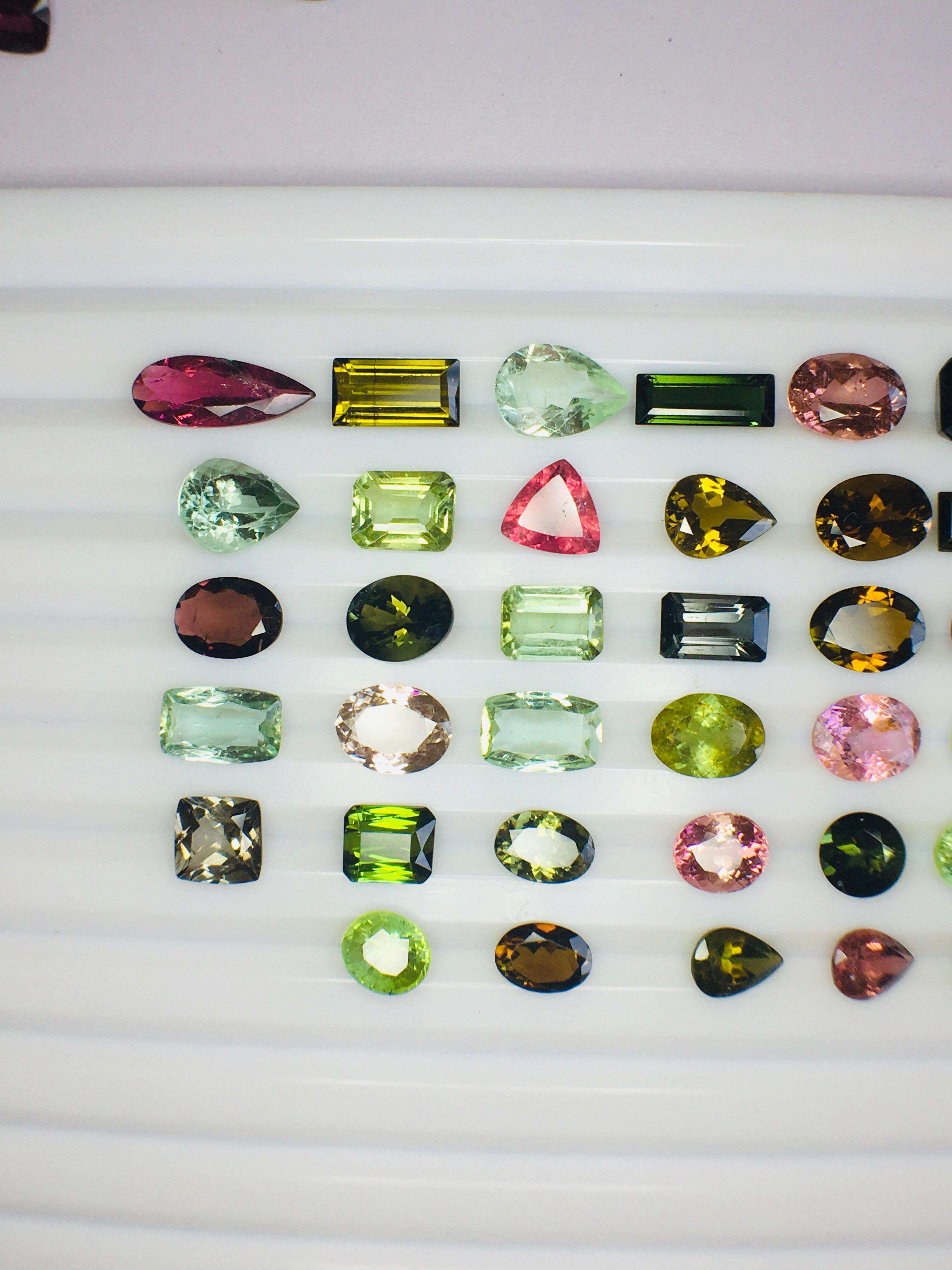 สีชมพูแดงเขียวน้ำตาล