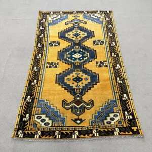 พรมวินเทจสไตล์ตุรกี ขนาด 3.4x6 ฟุต ลายสัตว์สีเหลือง - Product Image 1