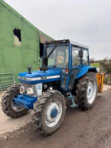 Tractor Agrícola Usado Ford 4610 4x4 4WD con Motor de 60 Hp para Aplicaciones Agrícolas - Product Image 5