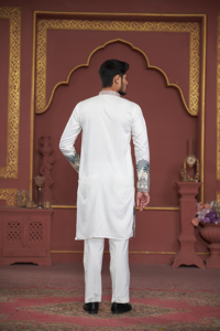 Kurta blanc avec bordure jacquard scénique - Product Image 3