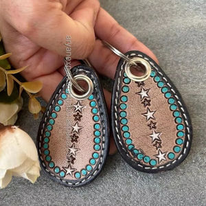 Porte-clés en cuir repoussé à la main en vente de gros Porte-clés gravé Porte-clés personnalisé en cuir véritable Porte-clés de créateur pour cadeau d'affaires - Product Image 4