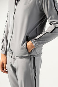 Vente en gros sur mesure ensembles survêtement léger en nylon et polyester survêtement coupe-vent zippé pour hommes - Product Image 5