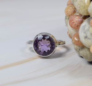 แหวนพลอยสีเงินสเตอริง925ที่สง่างามเพชรพลอยสีม่วงสีม่วงธรรมชาติพลอยอเมทิสต์ขนนกสำหรับงานเลี้ยงวันเกิดครบรอบ - Product Image 2