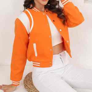 Veste de sport pour femme avec une construction durable, un intérieur chaud et un look athlétique intemporel - Product Image 6