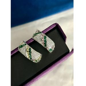 Boucles d'oreilles élégantes pour femmes Pierre de zircon à la mode pour la fête de mariage et les fiançailles Accessoires en laiton de qualité Excellente idée cadeau - Product Image 1