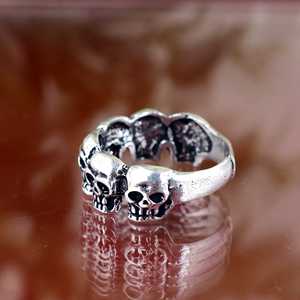 Bague unisexe de haute qualité, tendance gothique, multi-têtes de mort en laiton, plaqué argent oxydé, style punk et motard, bague statement, vente en gros - Product Image 2