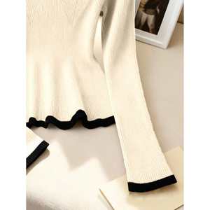 Suéter de punto con cuello corazón para mujer, talla pequeña, con ribete en contraste y volantes - Product Image 4