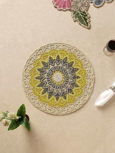 Tapis de table design floral artisanal | Napperon élégant en perles de verre pour décor de table à manger, mariages et paramètres de table de fête - Product Image 4