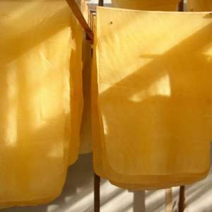 ยางธรรมชาติคุณภาพสูงแผ่นรมควันแบบหล่อสีเหลืองบรรจุภัณฑ์เป็นก้อนหลวม - Product Image 4