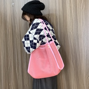 กระเป๋าผ้าตาข่ายพิมพ์โลโก้ตามสั่งขายส่ง กระเป๋าผ้าแคนวาสเปิดโล่งทันสมัย ผลิตจากโรงงานเวียดนาม ราคาถูก - Product Image 4