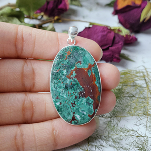 Colgante Ovalado de Crisocola Natural - Plata de Ley 925, Joyería de Piedras Preciosas Hecha a Mano, Venta al Por Mayor - Product Image 1