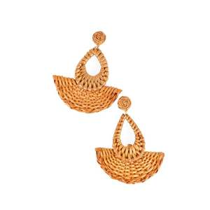 Boucles d'oreilles en rotin naturel de mode traditionnelle pour les femmes boucles d'oreilles de mode prix bon marché et de haute qualité des grossistes du Vietnam - Product Image 5