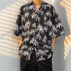 Chemise hawaïenne en satin à col montant pour hommes, à manches courtes, motif tropical imprimé de fleurs et d'arbres, pour des vacances décontractées. - Product Image 3