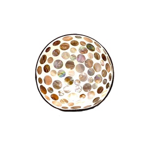 ชามมะพร้าวเคลือบเงาสำหรับตกแต่งบ้านและโรงแรมทำด้วยมือจากเวียดนาม - Product Image 6