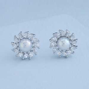 Modernos Pendientes de Perlas 156483 con Circonita, Accesorio Elegante y con Estilo - Product Image 4