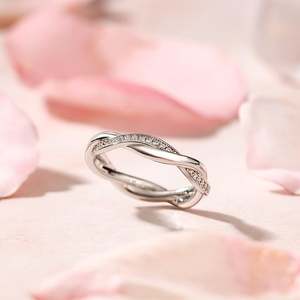Anillo de Boda de Diamantes Jeulia con Diseño Personalizado de Entrelazado de Amor para Mujer - Product Image 5