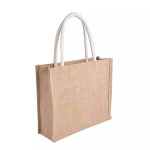 Venta al por mayor de bolsa de lino reutilizable ecológica con logotipo personalizado impreso Natural plegable yute arpillera embalaje bolsa de la compra barata - Product Image 5