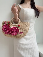 Tas Selempang Wanita Vintage Bergaya dari Anyaman Eceng Gondok Buatan Tangan Vietnam dengan Hiasan Bunga Dinamis dan Muda, Tren Terbaru, Model Terbuka Dua Sisi