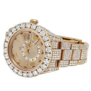 Montre cloutée en diamant Moissanite de style luxueux et doré rose Mouvement à quartz romain Fonction de date pour hommes et femmes - Product Image 2