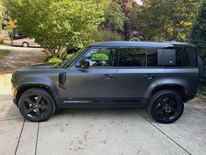 2023 Linndover Defender 110 V-8 Carpathian, SUV 4x4 con Motor V8 Supercargado de 518 hp, Euro VI, Cámara Trasera de 360°, Techo Panorámico - Product Image 4