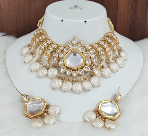 Ensemble de collier en perles Kundan pour femmes, parfait pour les mariages, les tenues de soirée, les célébrations festives, ensemble de collier traditionnel indien - Product Image 6