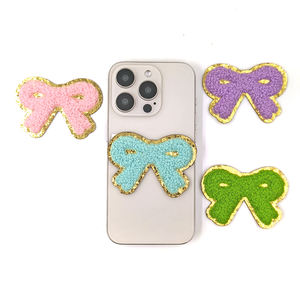 Patch thermocollant en chenille brodé à la main en forme de nœud mignon pour chapeaux et accessoires de mode - Product Image 2