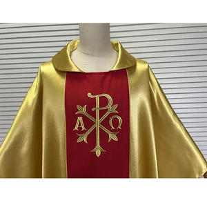 Satén dorado con bordado cruzado Padre Sacerdote Casulla 2025 hecho a medida Alta calidad Nuevo diseño Casulla bordada - Product Image 3