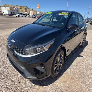 EXCELENTE ESTADO Kia Forte LXS 2023 - Product Image 2