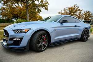 Ford Mustang Shelby GT500 Heritage Edition 2022 Usado, 6800 Millas, 760 HP, Motor V8 Supercargado, Paquete de Pista de Fibra de Carbono - Product Image 3