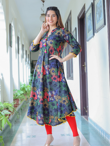 Kurta Anarkali en coton, tissu doux et confortable, tenue ethnique élégante, conçue pour un usage quotidien, offrant un style traditionnel indien. - Product Image 6